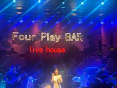 -FOUR PLAY BAR