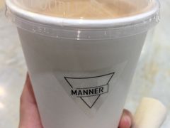 拿铁&nbsp;大杯-Manner Coffee(芮欧百货店)