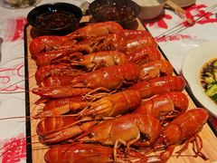-肥肥虾庄·金牌油焖大虾(汉街SKP店)