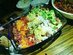巴黎彩虹沙律-胡桃里音乐酒馆(东区店)