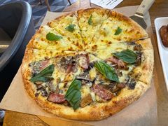 榴莲黑松露双拼-乐凯撒披萨(东方新世界店)