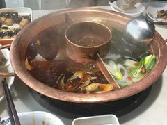 鸳鸯锅-独一道·大别山土菜烧烤(雨花西路店)