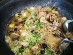 -粘豆包柴火铁锅炖