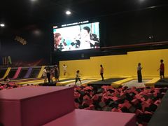 -嘿哟动霸CHUA·新潮玩运动娱乐中心·蹦床滑冰团建乐园