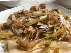 葱爆羊肉-那达慕蒙古风味酒楼