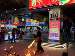 -三亚火车头万人海鲜广场