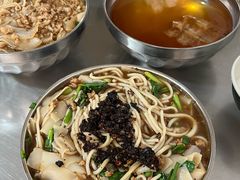 -正宗杨记普洱酸醋米线(总店)