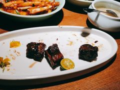 梭子蟹炒年糕-弄堂里·寻味杭州(湖滨银泰in77C区店)
