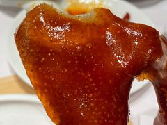 玻璃皮润烧乳鸽皇-北京厨房(SKP店)