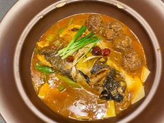 鱼头炖狮子头-江宴渔村·鱼鲜土菜(紫荆广场店)