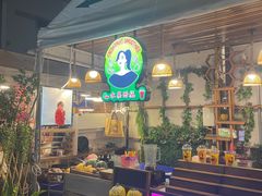 -席娜卡琳火车铁道夜市