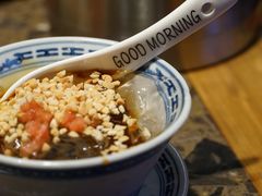 -沪小二炭火蛙锅(淮海中路美食不夜城店)
