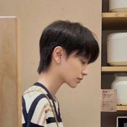 -摩度造型·烫发染发接发