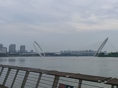 -南京眼步行桥