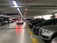 -大众空港宾馆·停车场