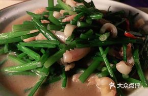 Stir-fried Squid Strips with Leek Flowers