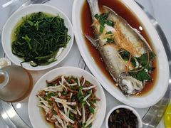 -丹水桥地锅鱼·翘嘴鲌·地方特色全鱼宴(丹江口大坝店)