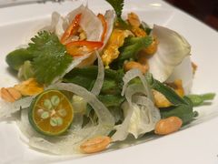 藏红花鸡肉配香草沙拉-凯旋餐厅 Cachet(新天地朗廷酒店)