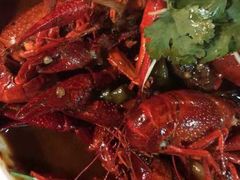 -虾弄弄海派小龙虾·牛羊蝎子火锅