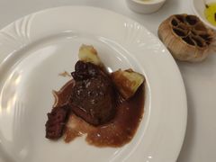 香煎嫩牛柳配招牌蔓越莓红酒汁-casamosaico卡萨马可意大利餐厅