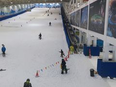 -乔波室内滑雪场