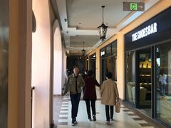 -首创奥特莱斯(西安店)