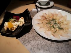 薄切鲜鱼片-穹六人间 people 6(岳阳路店)