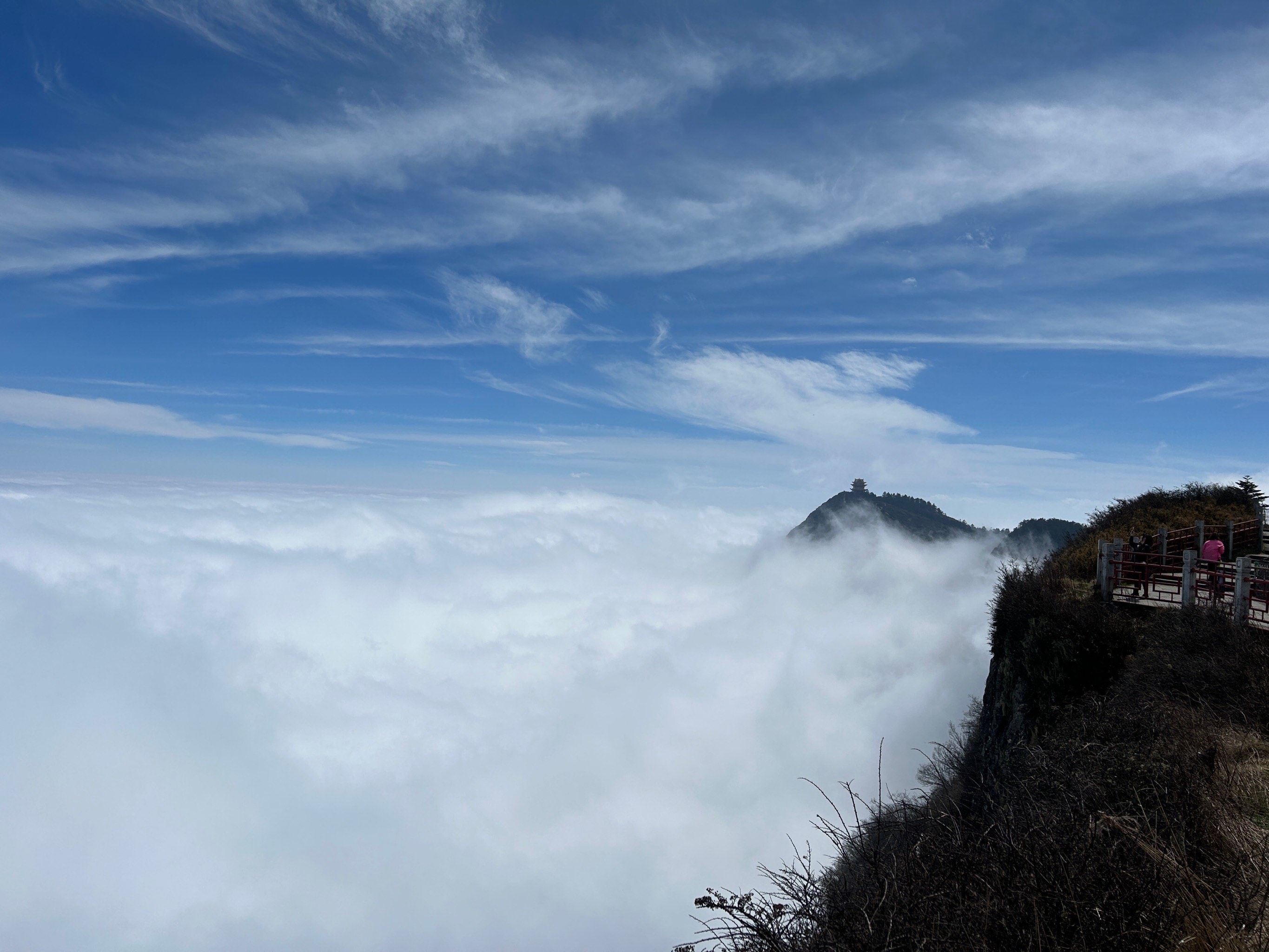 峨眉山中峰寺图片