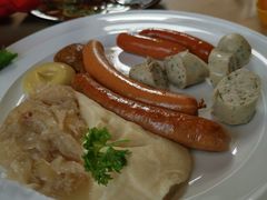 -LENBACH兰巴赫西餐啤酒坊(大连东港店)