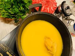 -鲜入围煮花胶鸡海鲜火锅