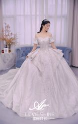 -LOVE SHINE婚纱·红鼎庄龙凤褂·妈妈装定制