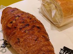 焦糖牛角包-PAPER STONE BAKERY(天环店)