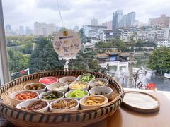 -包整·丝娃娃(一览甲秀楼风景店)