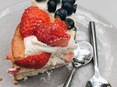 草莓椰子蛋糕-Wagas沃歌斯(大学路店)