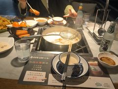 -尚尚仙·酸汤猪手·猪肚鸡火锅(华联万柳购物中心店)