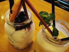 蓝莓遇上干奶酪-MR.ROCKY洛奇先生RESTAURANT&BAR(宝安壹方城店)