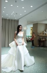-台湾蔡美月婚纱租赁