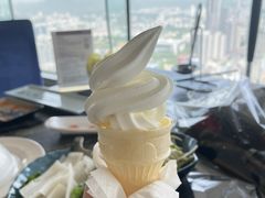 -云中捞高空旋转餐厅(商茂世纪广场店)
