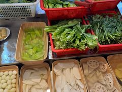 -罗二娘·鲜切牛自助火锅(罗湖东门步行街店)