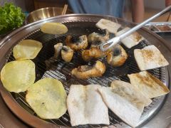 -围炉肉舍•炭烤活鳗•丹东海鲜烤肉(步行街店)