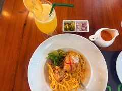 -Chom Cafe and Restaurant