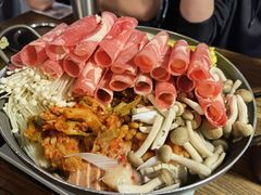 部队锅-MI WU FACTORY米屋美食工厂餐厅(绿地店)