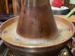 -果松木炭酸菜铜火锅·外婆参鸡汤