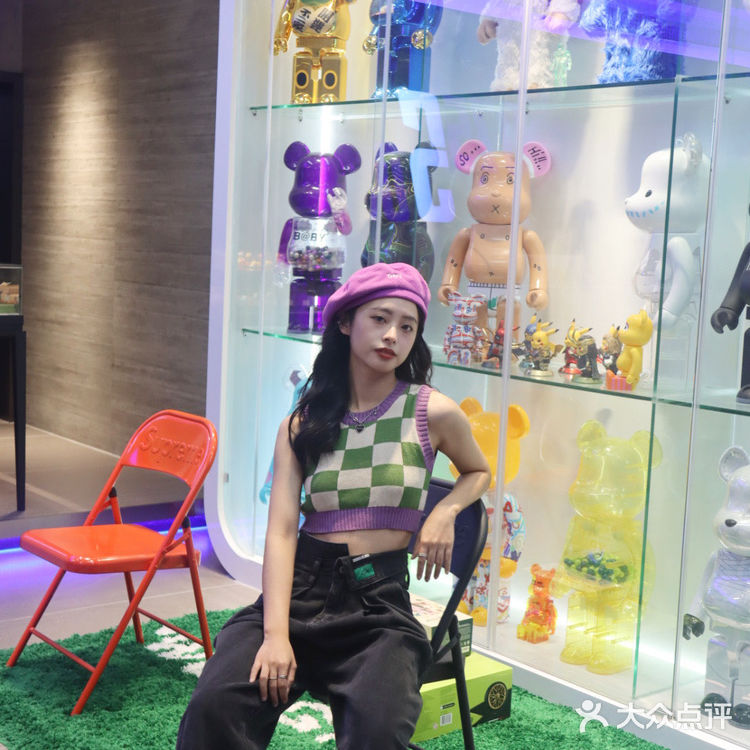 一整面bearbrick！深圳超好逛的积木熊🐻买手店