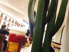 冠军满杯红草莓茶加奶盖-LELECHA乐乐茶(上海五角场万达广场店)