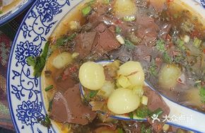 Sesame Oil Pig Blood with White Meatballs