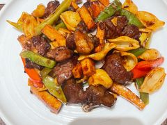 鸡枞菌炒牛柳粒-港丽餐厅(正大店)