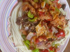 -歹歹的加个面过油肉拌面