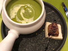 -香格里拉鱼跃地中海西餐厅·牛排披萨