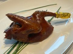 玻璃脆皮妙龄鸽-Yan Ting 宴庭中餐厅(上海静安瑞吉酒店)